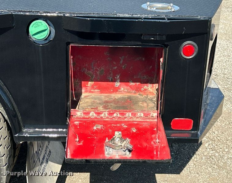 image for item EG1220 2015 Ford F550 Super Duty Crew Cab flatbed truck