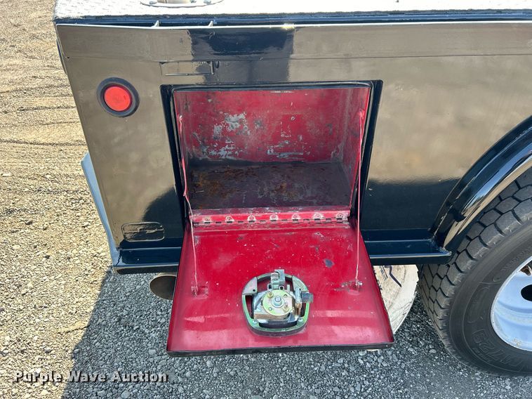 image for item EG1220 2015 Ford F550 Super Duty Crew Cab flatbed truck