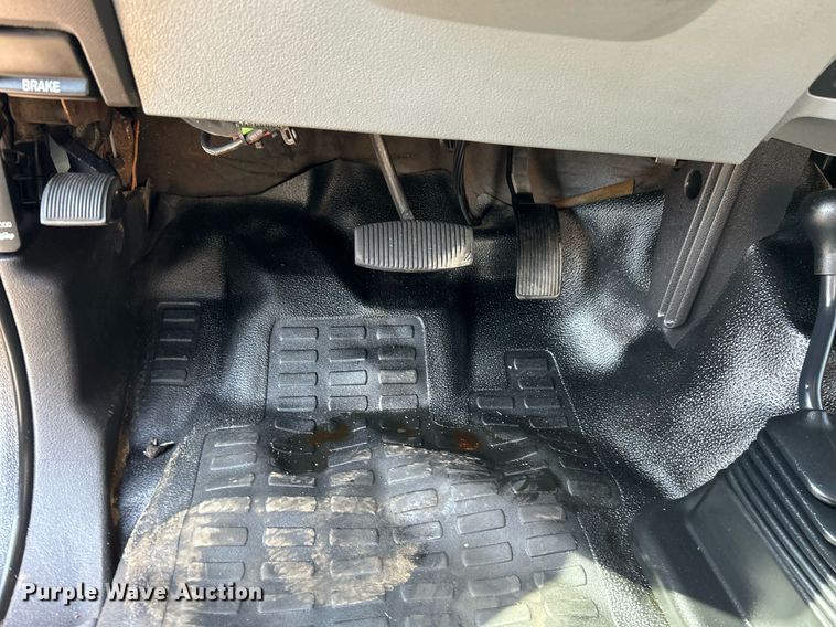 image for item EG1220 2015 Ford F550 Super Duty Crew Cab flatbed truck