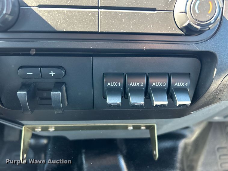 image for item EG1220 2015 Ford F550 Super Duty Crew Cab flatbed truck