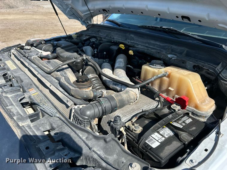 image for item EG1220 2015 Ford F550 Super Duty Crew Cab flatbed truck