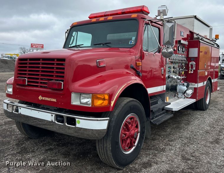 image for item EG1290 1993 International  4900 pumper fire truck
