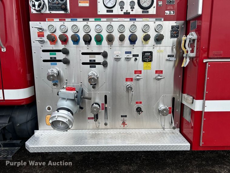 image for item EG1290 1993 International  4900 pumper fire truck