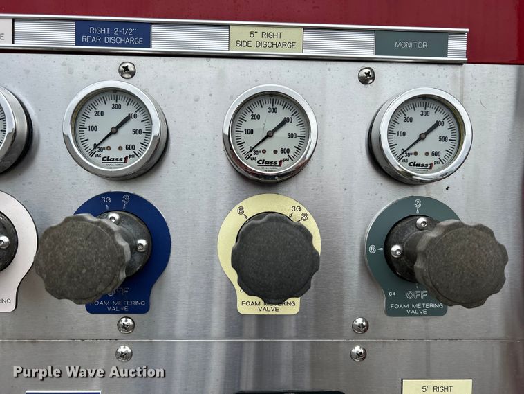 image for item EG1290 1993 International  4900 pumper fire truck