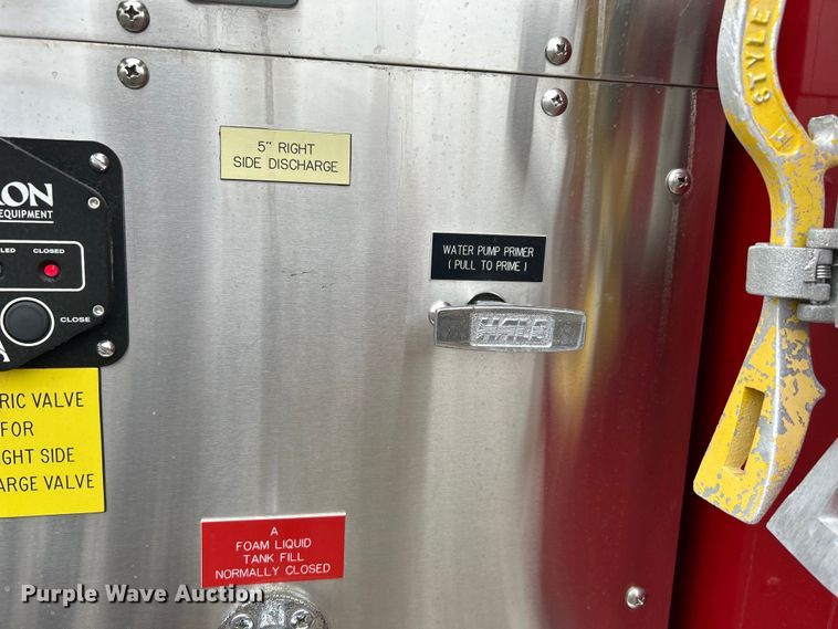 image for item EG1290 1993 International  4900 pumper fire truck