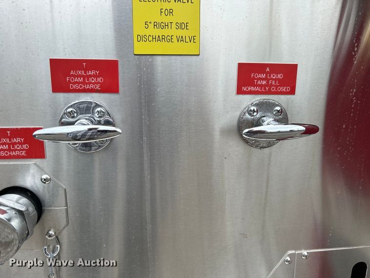 image for item EG1290 1993 International  4900 pumper fire truck