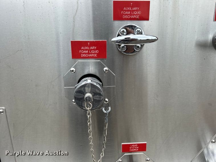 image for item EG1290 1993 International  4900 pumper fire truck