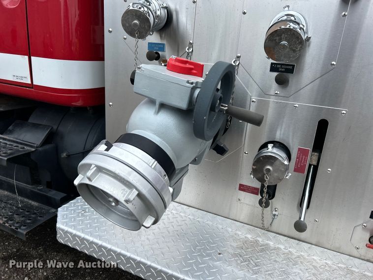 image for item EG1290 1993 International  4900 pumper fire truck