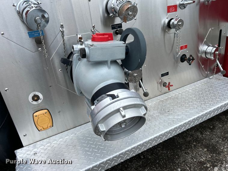 image for item EG1290 1993 International  4900 pumper fire truck