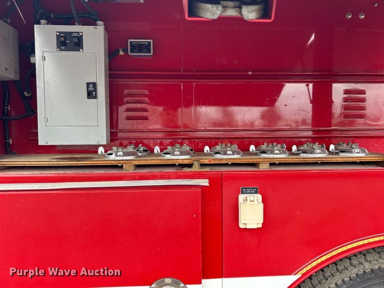 image for item EG1290 1993 International  4900 pumper fire truck