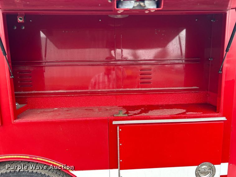 image for item EG1290 1993 International  4900 pumper fire truck