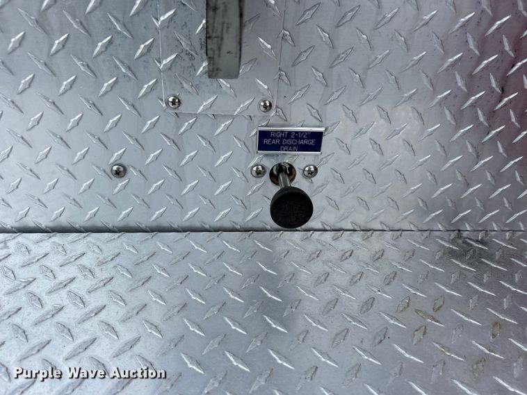 image for item EG1290 1993 International  4900 pumper fire truck