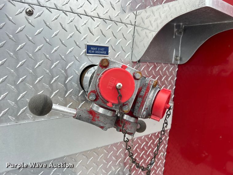image for item EG1290 1993 International  4900 pumper fire truck