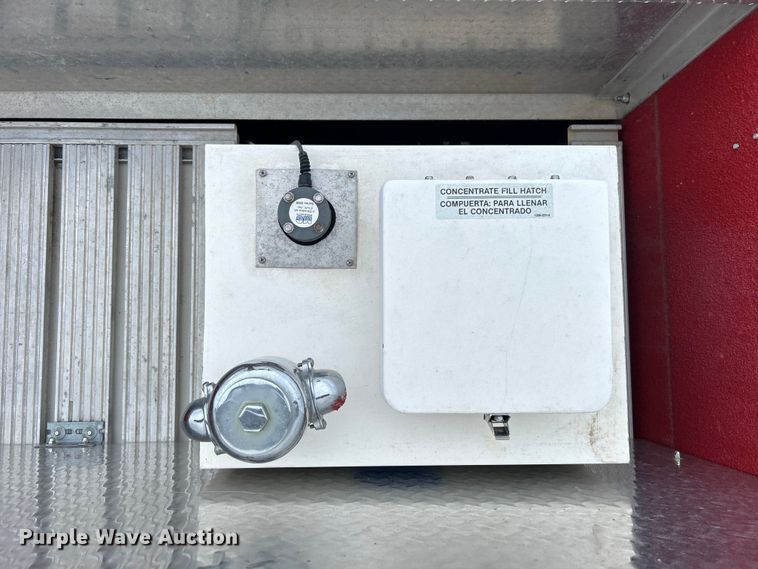 image for item EG1290 1993 International  4900 pumper fire truck