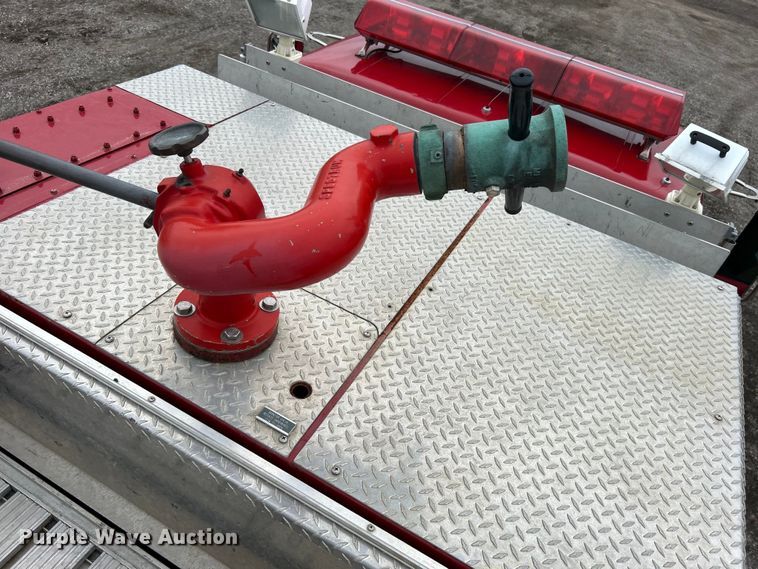 image for item EG1290 1993 International  4900 pumper fire truck