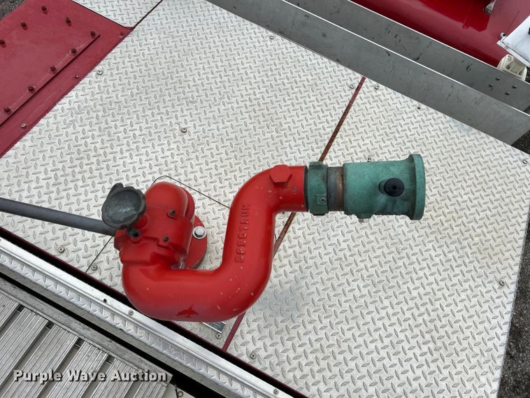 image for item EG1290 1993 International  4900 pumper fire truck