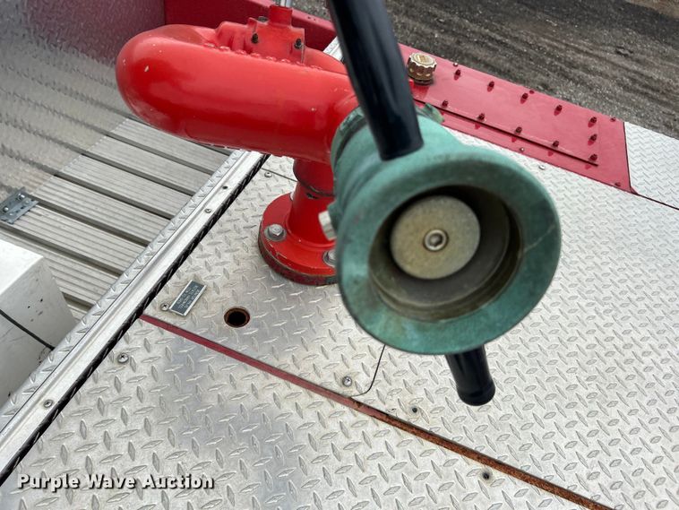 image for item EG1290 1993 International  4900 pumper fire truck