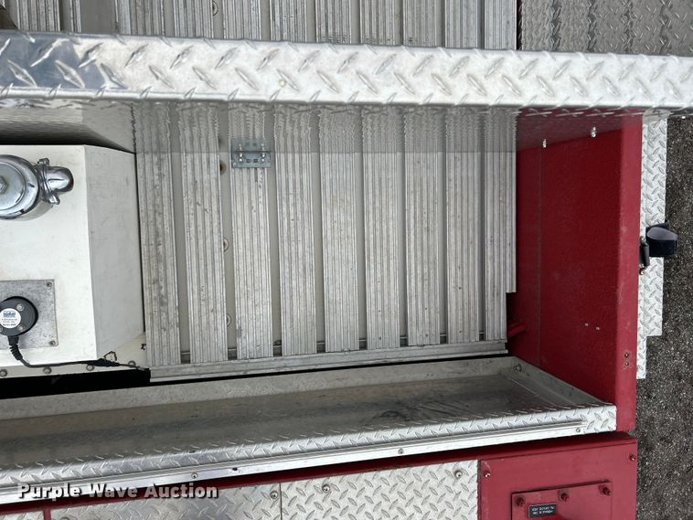 image for item EG1290 1993 International  4900 pumper fire truck