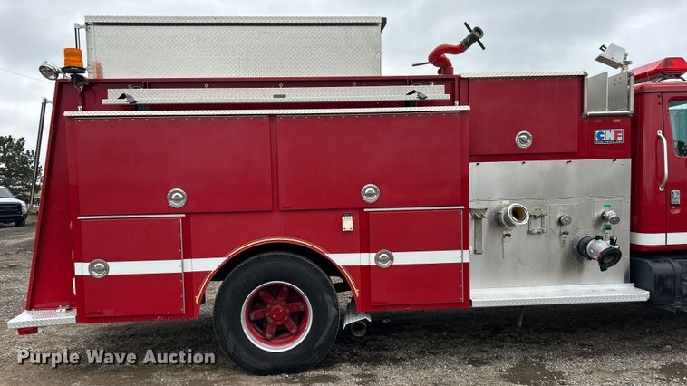 image for item EG1290 1993 International  4900 pumper fire truck
