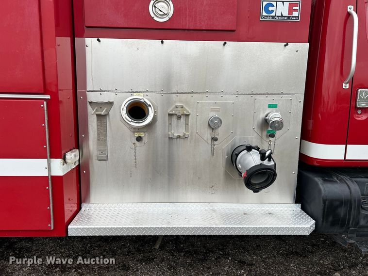 image for item EG1290 1993 International  4900 pumper fire truck