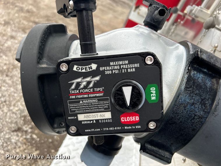 image for item EG1290 1993 International  4900 pumper fire truck