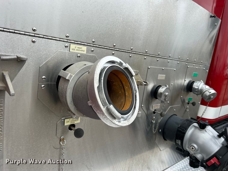 image for item EG1290 1993 International  4900 pumper fire truck