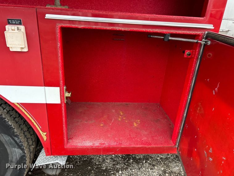 image for item EG1290 1993 International  4900 pumper fire truck