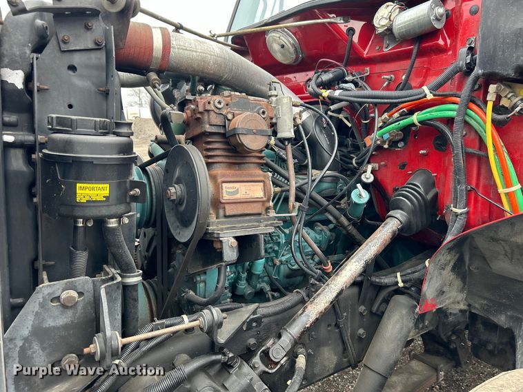 image for item EG1290 1993 International  4900 pumper fire truck