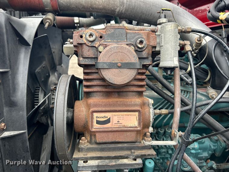 image for item EG1290 1993 International  4900 pumper fire truck