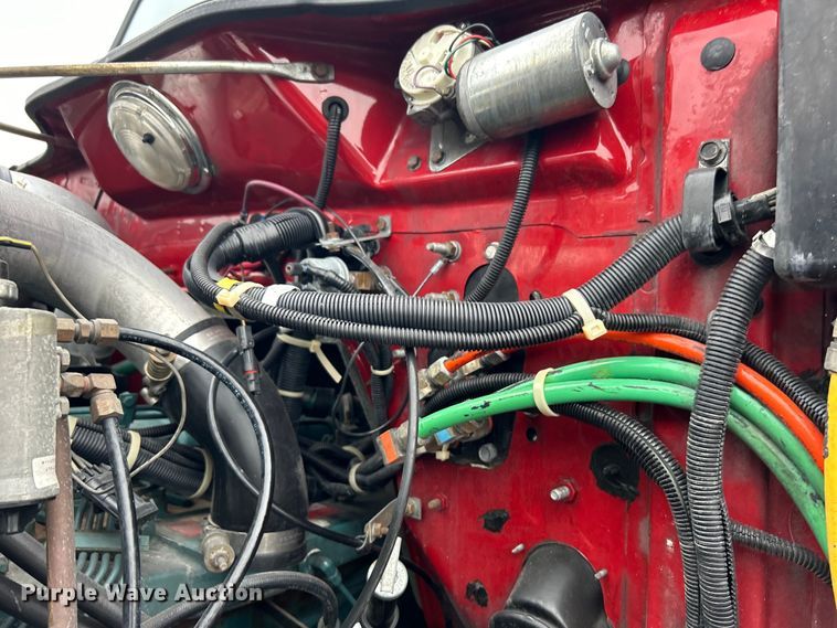 image for item EG1290 1993 International  4900 pumper fire truck