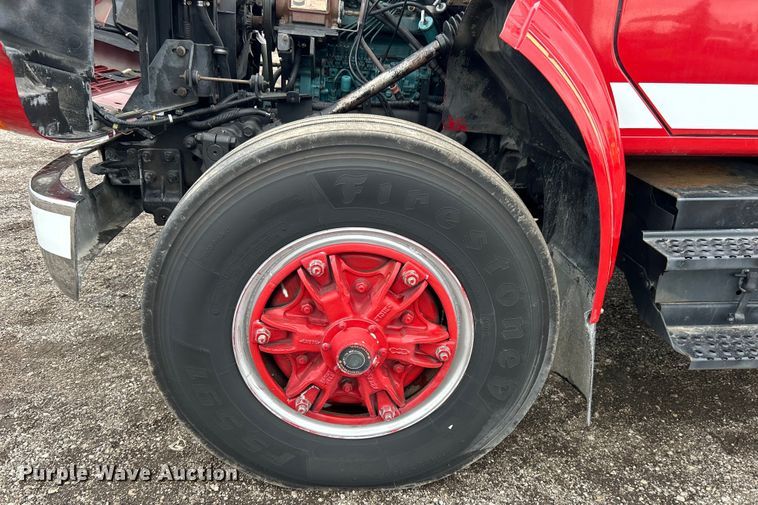 image for item EG1290 1993 International  4900 pumper fire truck