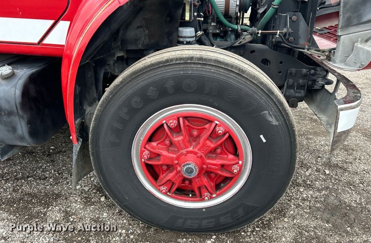 image for item EG1290 1993 International  4900 pumper fire truck