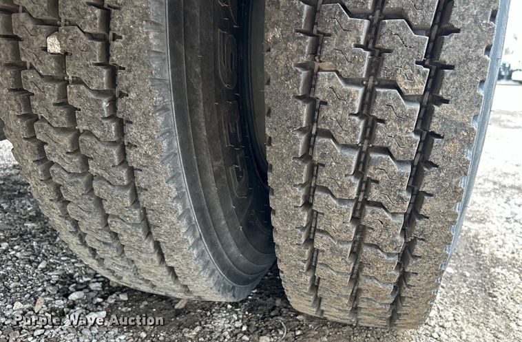 image for item EG1290 1993 International  4900 pumper fire truck