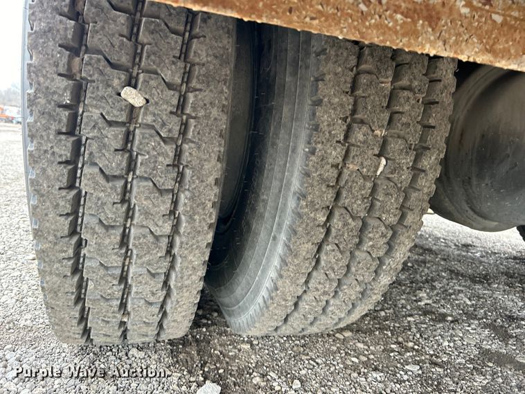 image for item EG1290 1993 International  4900 pumper fire truck