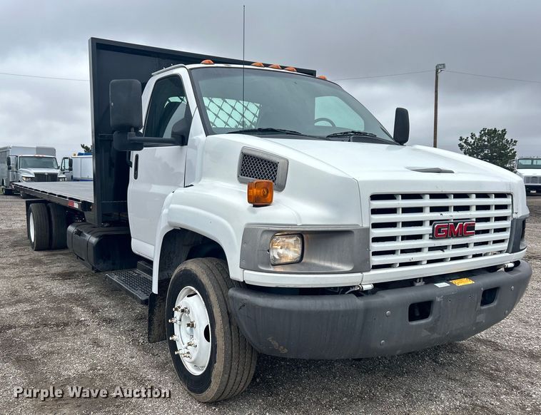 image for item EG1296 2005 GMC C5500 flatbed truck