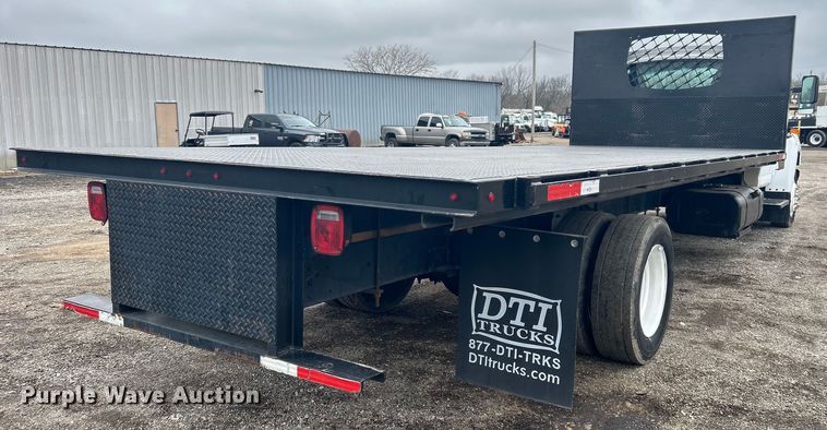 image for item EG1296 2005 GMC C5500 flatbed truck