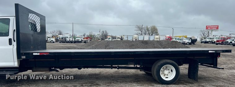 image for item EG1296 2005 GMC C5500 flatbed truck