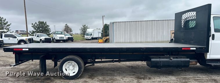 image for item EG1296 2005 GMC C5500 flatbed truck