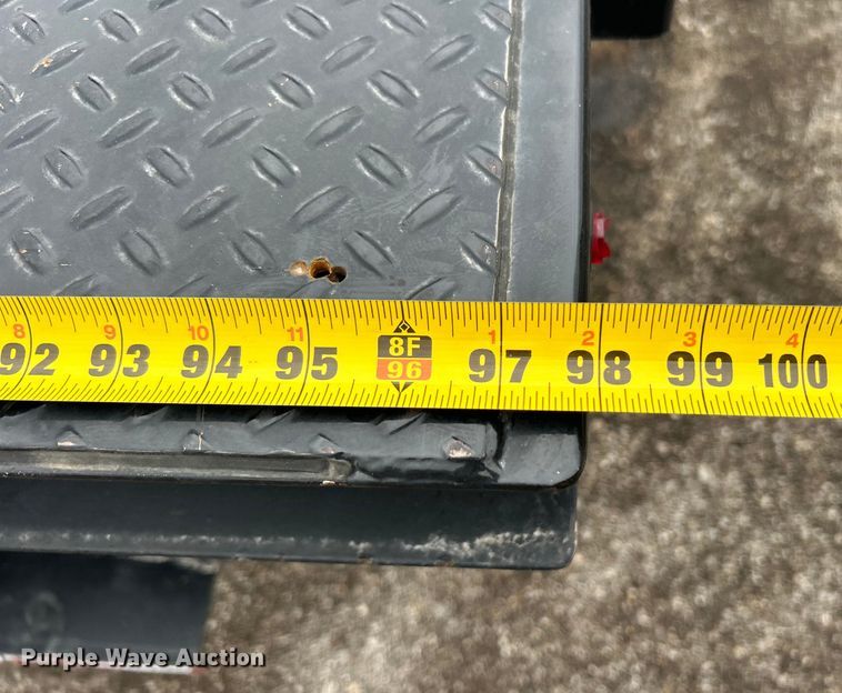 image for item EG1296 2005 GMC C5500 flatbed truck