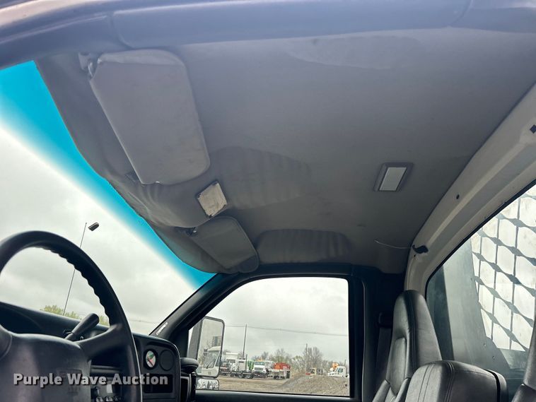 image for item EG1296 2005 GMC C5500 flatbed truck