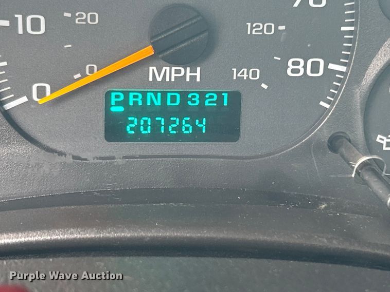 image for item EG1296 2005 GMC C5500 flatbed truck