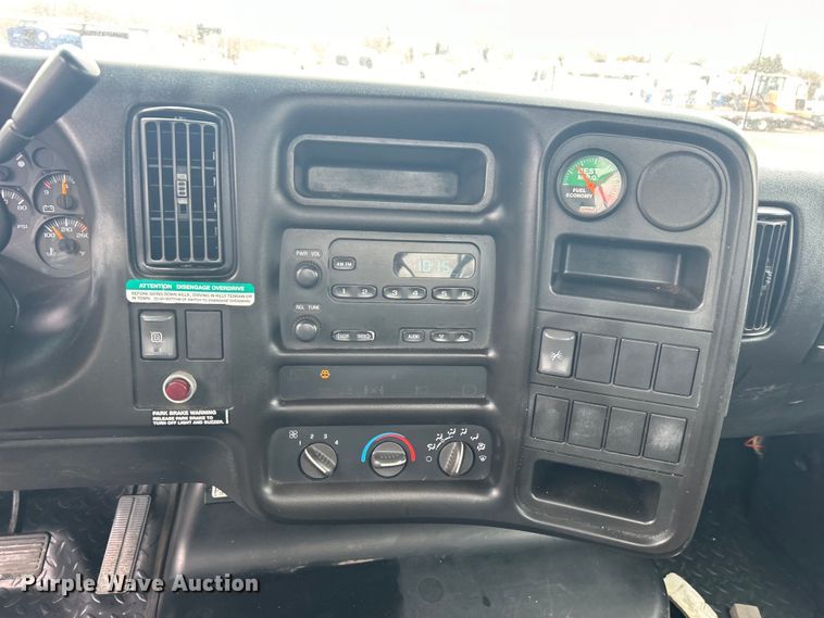 image for item EG1296 2005 GMC C5500 flatbed truck