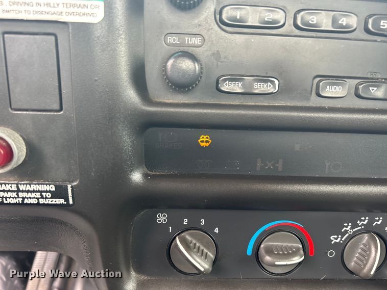 image for item EG1296 2005 GMC C5500 flatbed truck