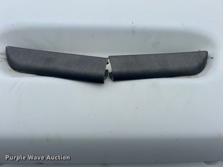 image for item EG1296 2005 GMC C5500 flatbed truck