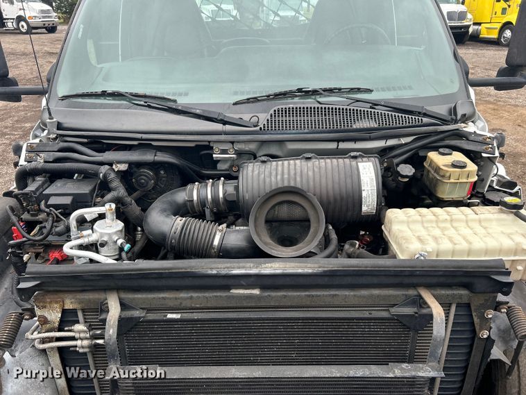 image for item EG1296 2005 GMC C5500 flatbed truck