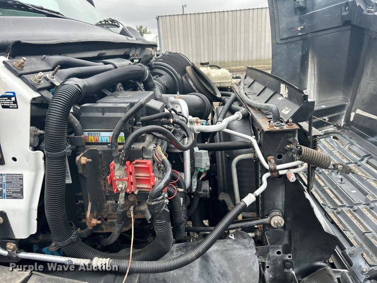 image for item EG1296 2005 GMC C5500 flatbed truck