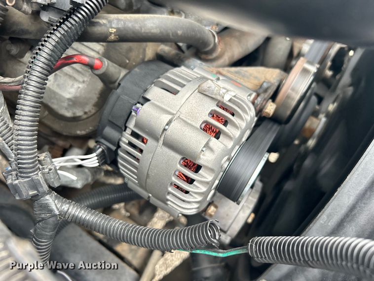 image for item EG1296 2005 GMC C5500 flatbed truck