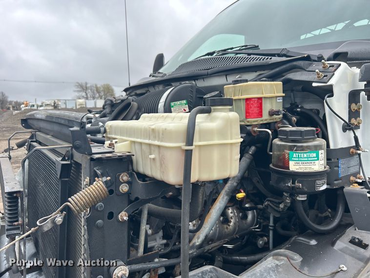 image for item EG1296 2005 GMC C5500 flatbed truck