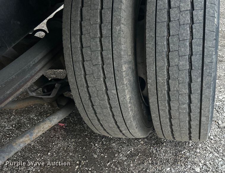 image for item EG1296 2005 GMC C5500 flatbed truck