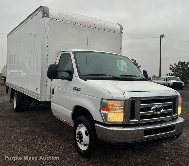 image for item EG1304 2010 Ford E450 box truck